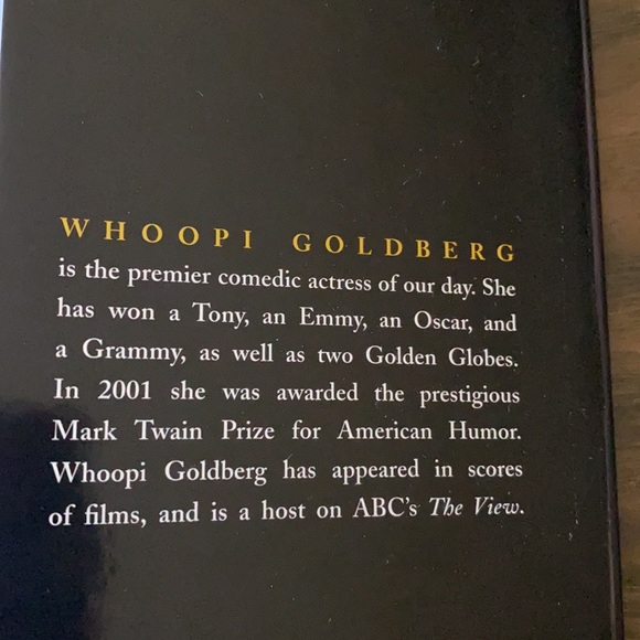 NEW-Whoopi Goldberg- Is It Just Me? Or is it nuts out there? - Picture 4 of 4